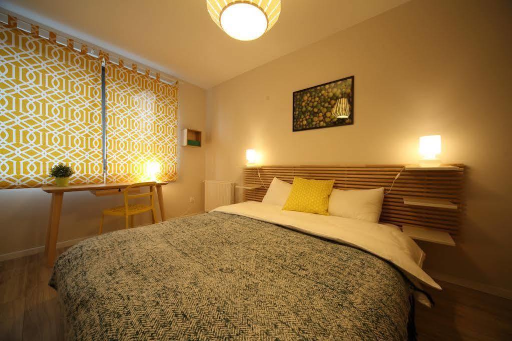 Old Town Friendhouse Apartments Краків Екстер'єр фото